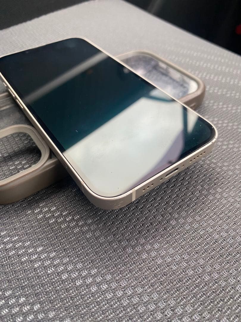 ジャンク品iPhone 13本体　部品取り用