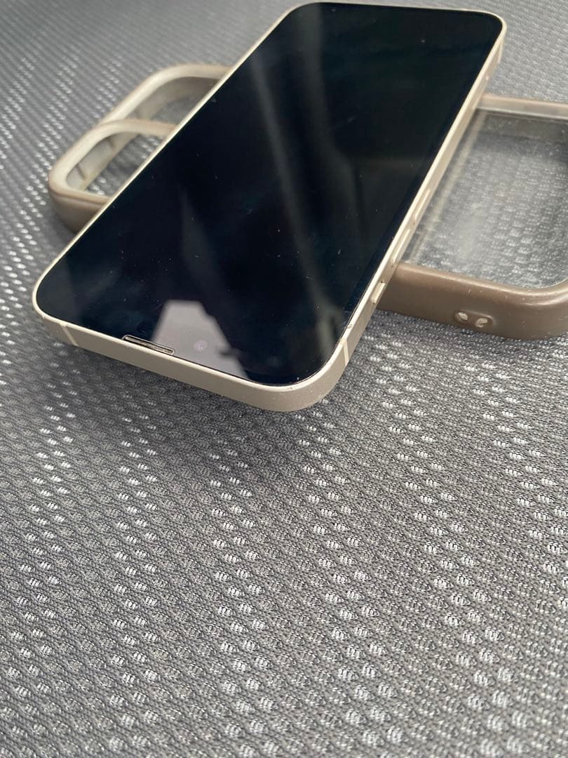 ジャンク品iPhone 13本体　部品取り用