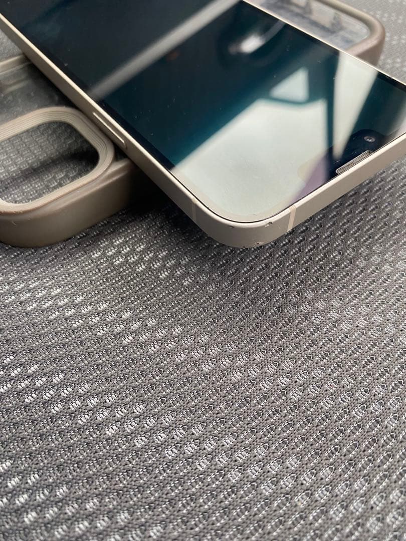 ジャンク品iPhone 13本体　部品取り用