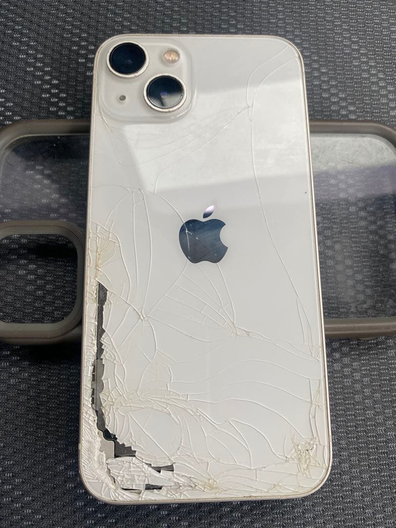 ジャンク品iPhone 13本体　部品取り用