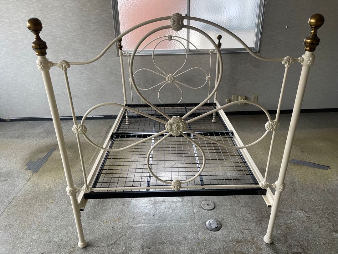 ローラアシュレイ　ベッドフレーム　オフホワイト