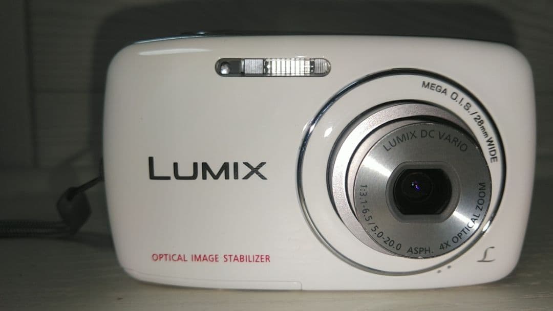 S*5様 【ほぼ未使用品】LUMIX コンパクトデジタルカメラ　デジカメ