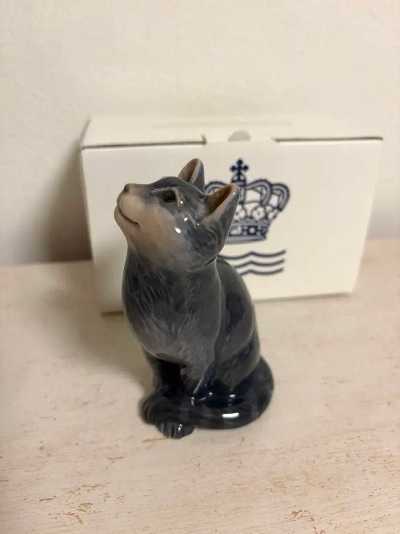   猫のフィギュリン