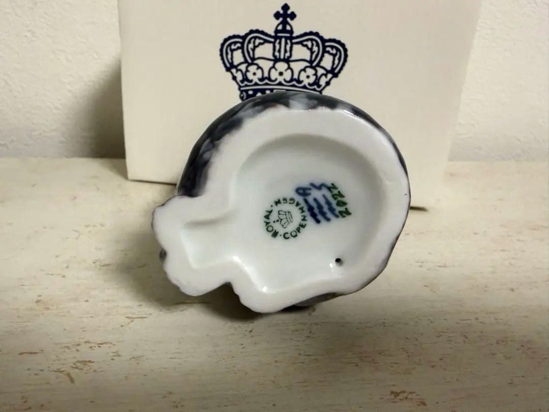   猫のフィギュリン