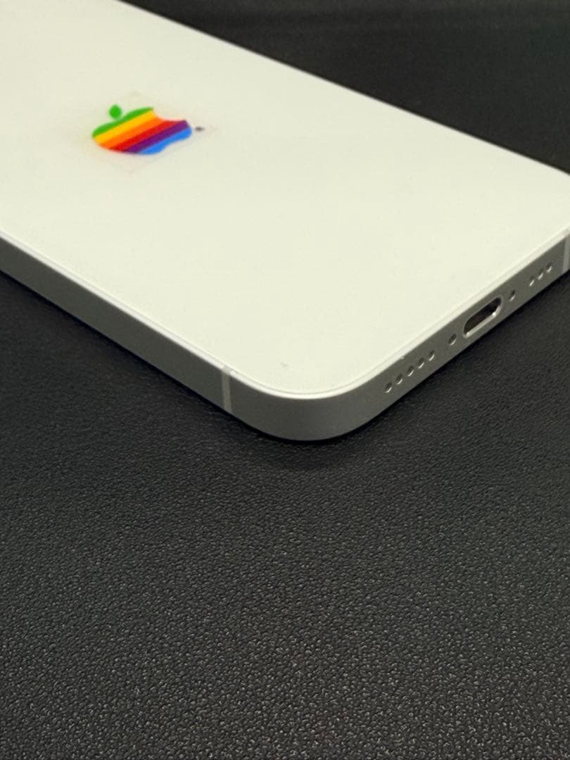 【美品】iPhone16e 128GB ホワイト