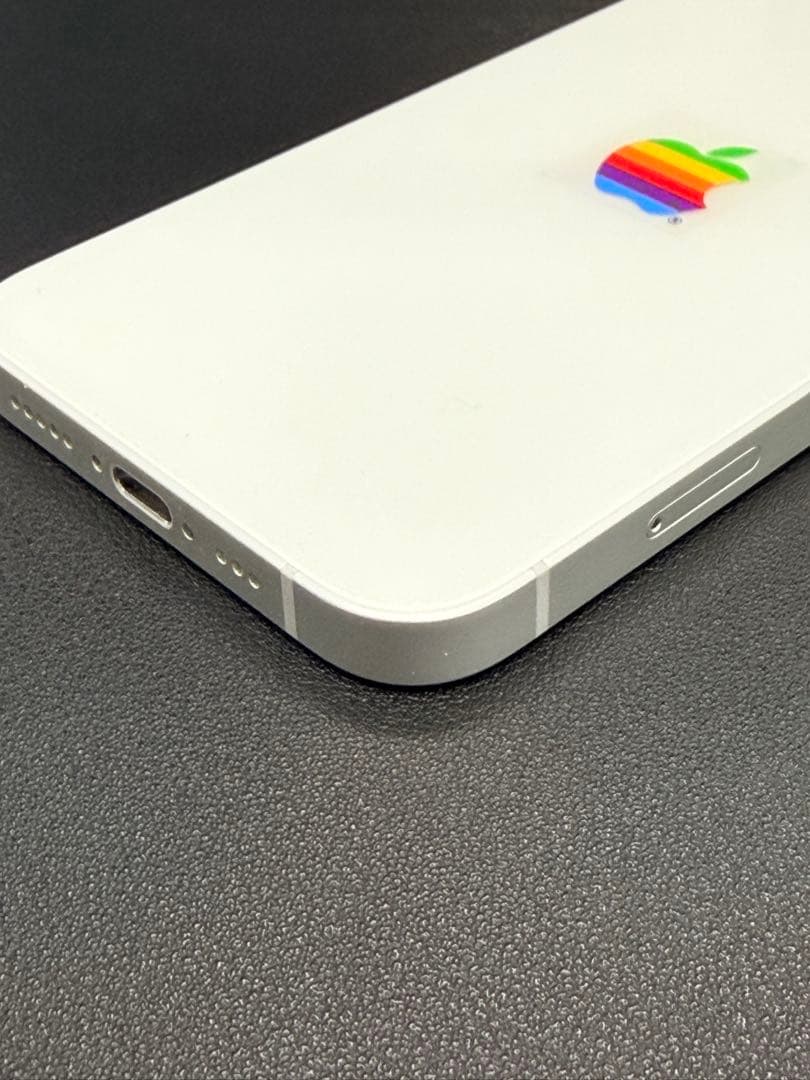 【美品】iPhone16e 128GB ホワイト