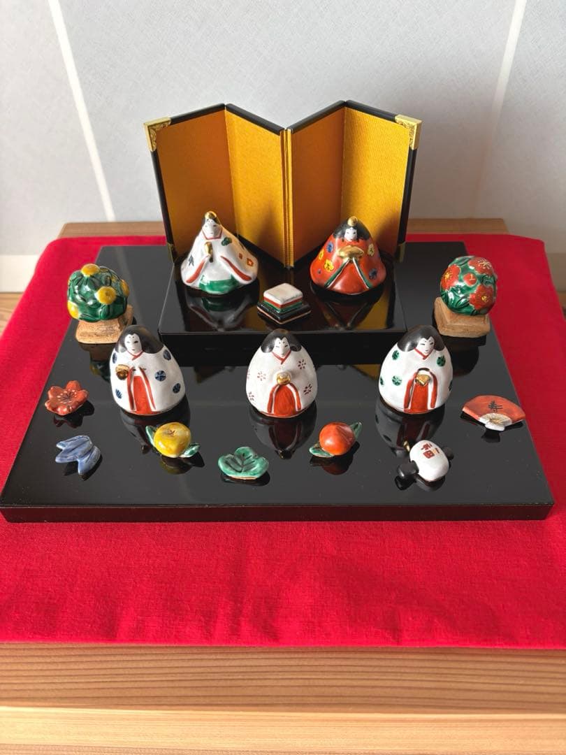 お雛様　お内裏さまと三人官女　陶磁器