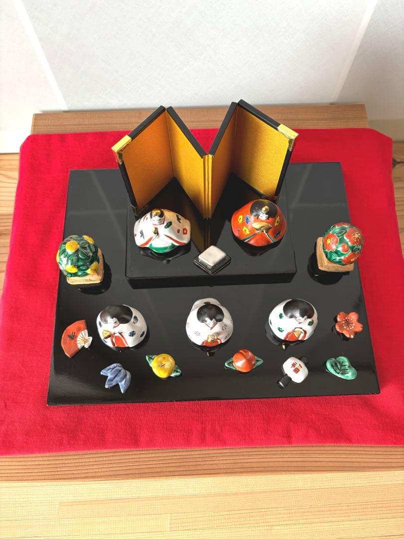 お雛様　お内裏さまと三人官女　陶磁器