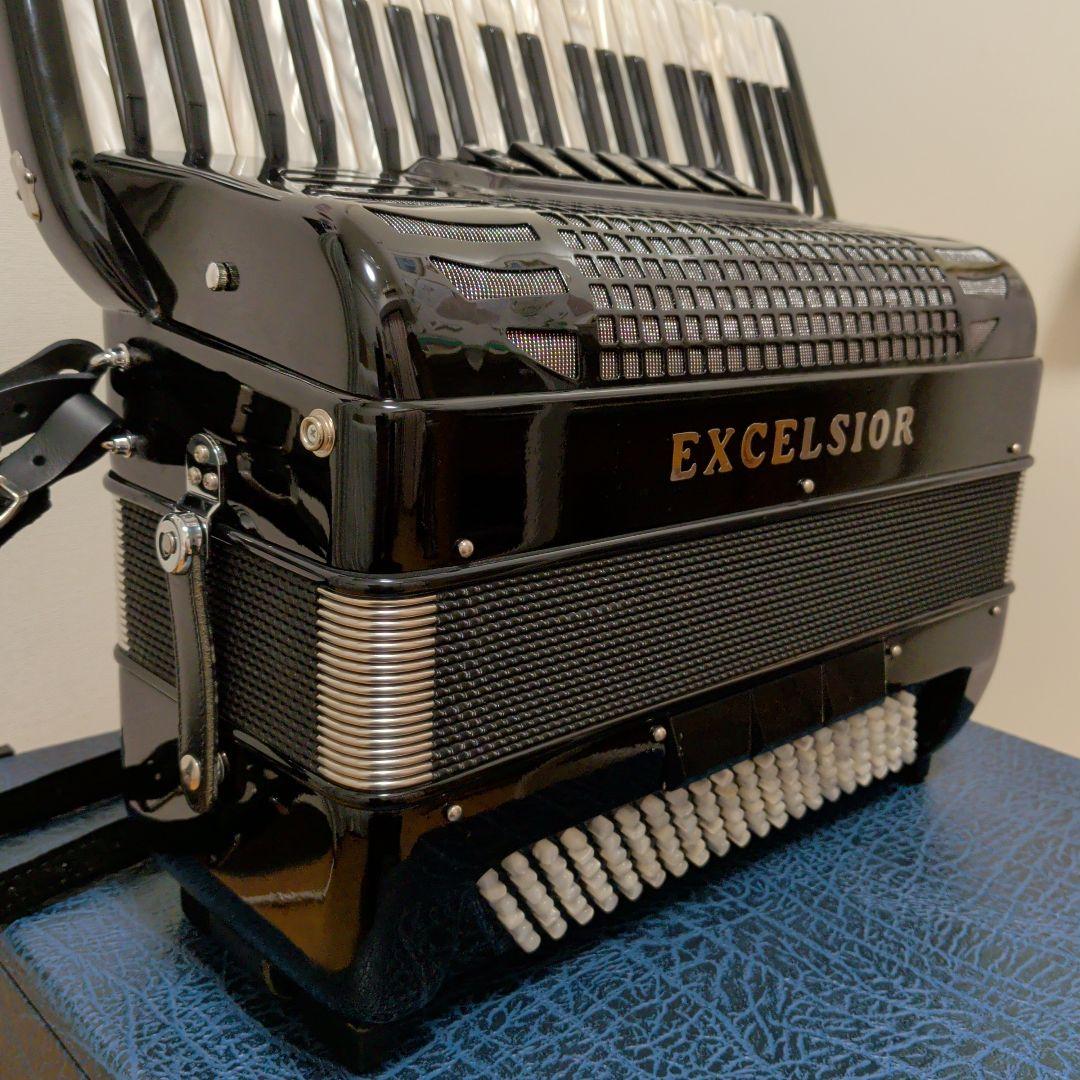 極美品EXCELSIOR308最新型モデル、中型アコーディオン