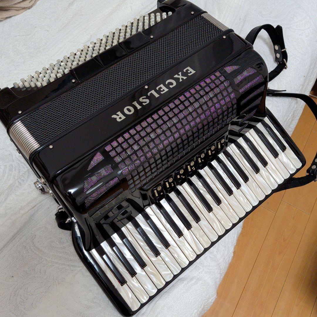 極美品EXCELSIOR308最新型モデル、中型アコーディオン