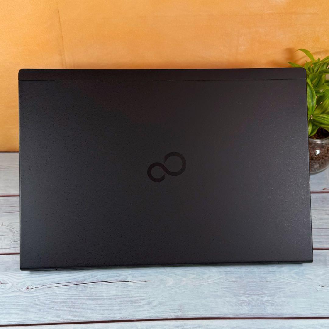 売れてます❣️薄型軽量ノートパソコン❣️メモリ8GB☘️SSD☘️Windows11