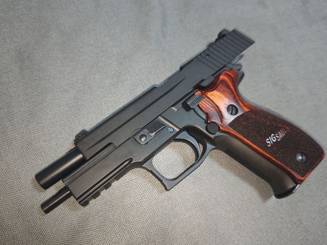 KSC ガスブローバックP226R HW システム7　木製グリップ付き