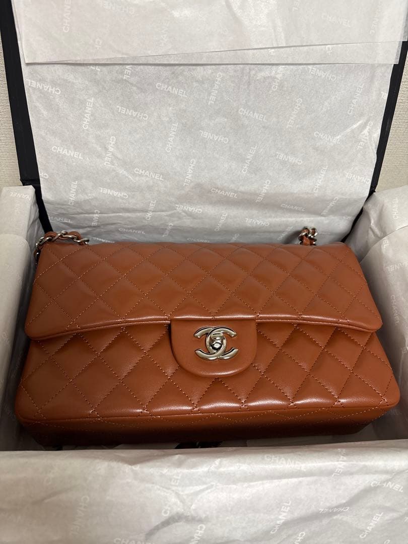 CHANEL ノベルティ　チェーンバッグ ラムスキン本革