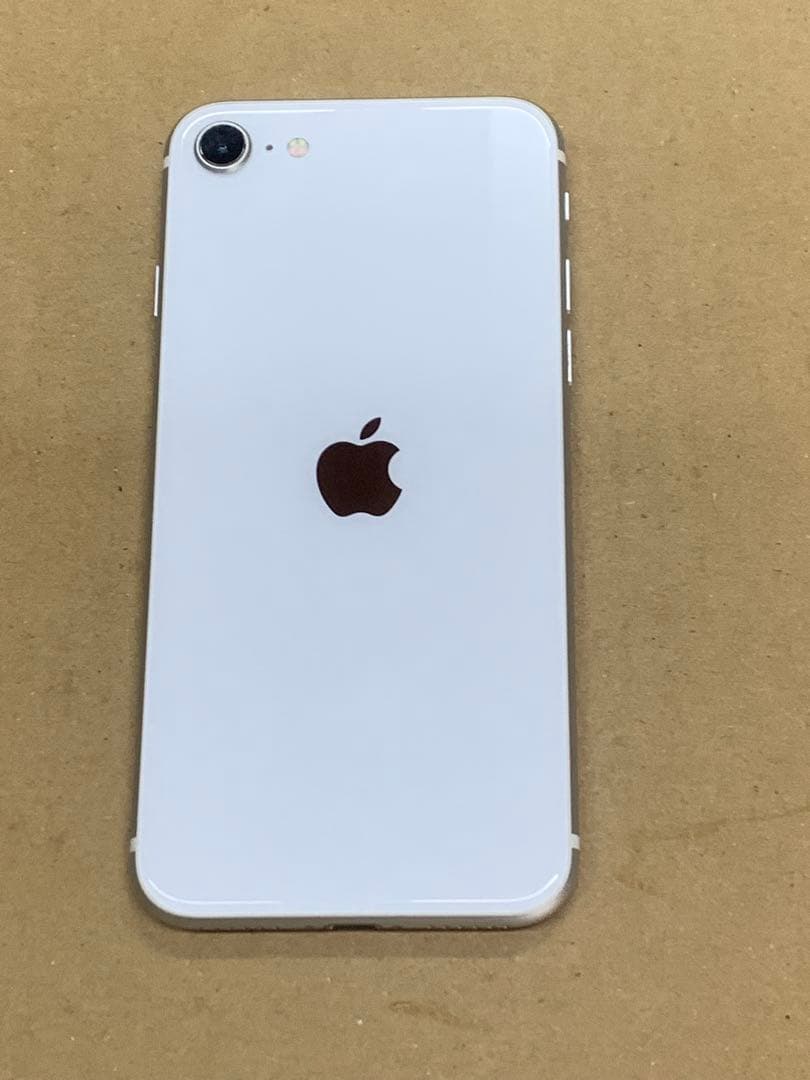 Apple iPhone SE (第2世代) ホワイト ケース付き