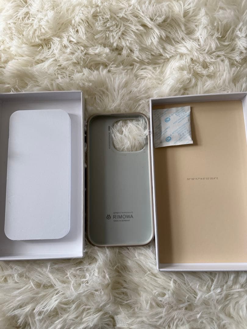 RIMOWA iPhone用ケース アルミニウム製