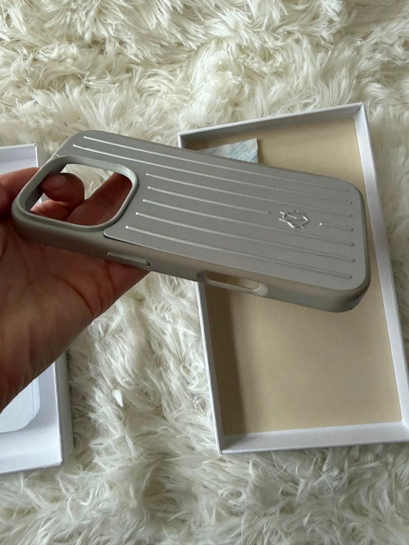 RIMOWA iPhone用ケース アルミニウム製