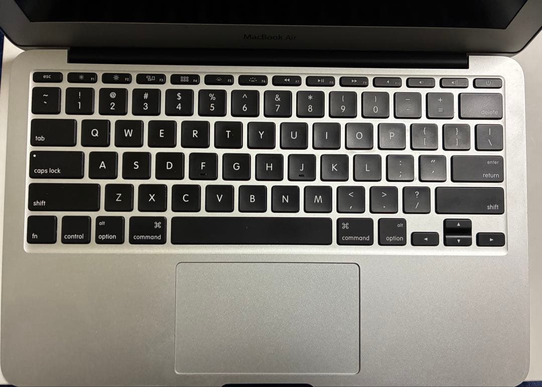 完動品　MacBook air 11インチ　2015 Intel Mac