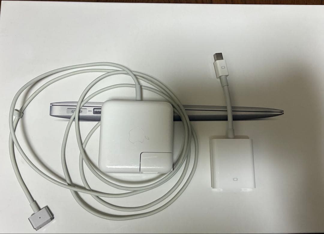 完動品　MacBook air 11インチ　2015 Intel Mac
