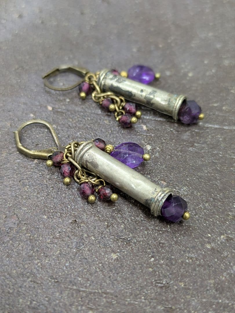 インドバンジャーラ族装飾品と 天然石のピアス。