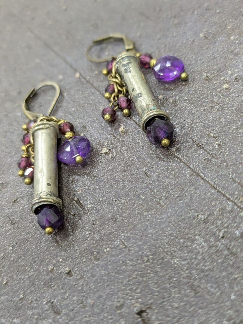 インドバンジャーラ族装飾品と 天然石のピアス。