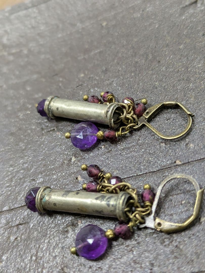 インドバンジャーラ族装飾品と 天然石のピアス。