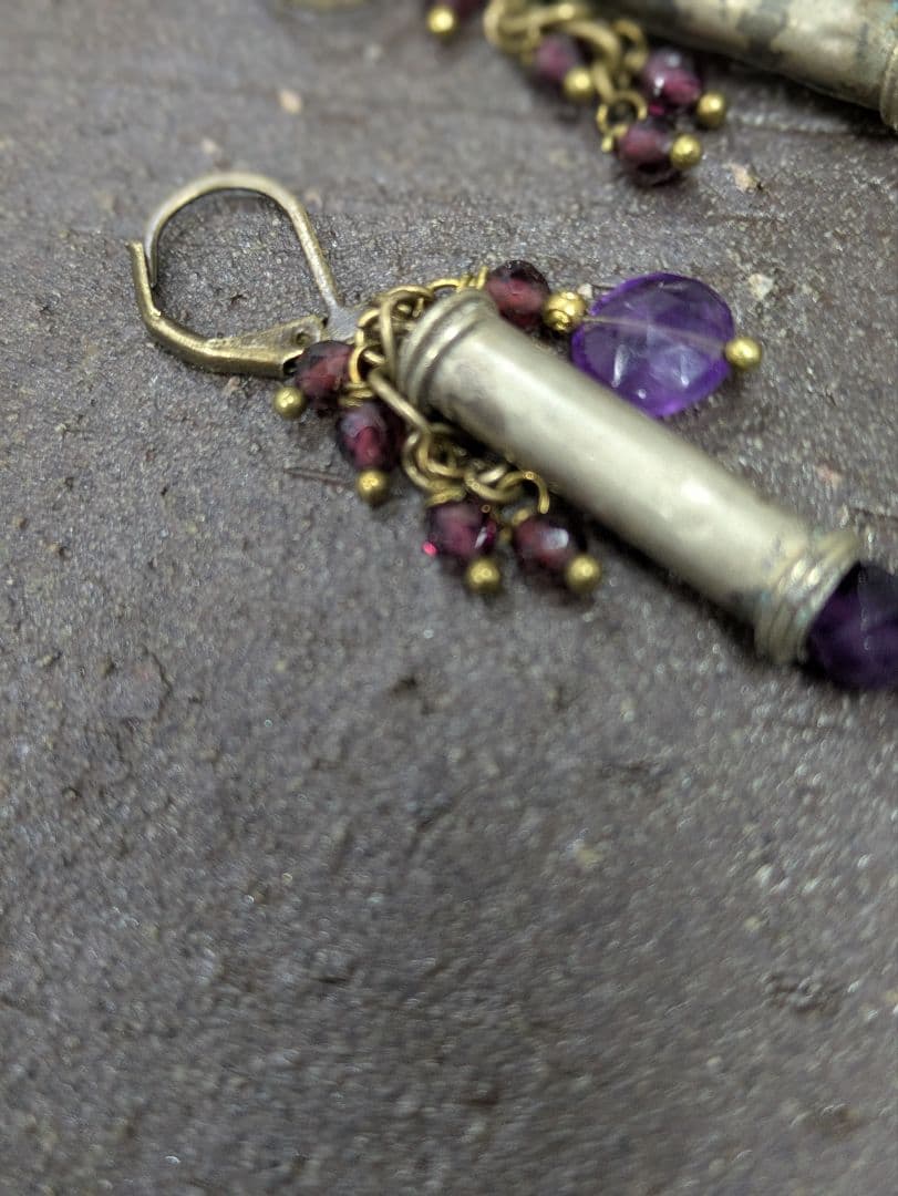 インドバンジャーラ族装飾品と 天然石のピアス。