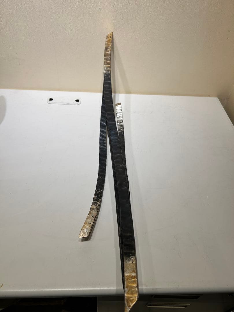 411　アイアンオブジェ　インテリア　置物　金属製　黒・金装飾　展示品