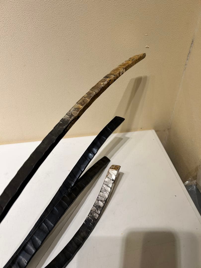 411　アイアンオブジェ　インテリア　置物　金属製　黒・金装飾　展示品