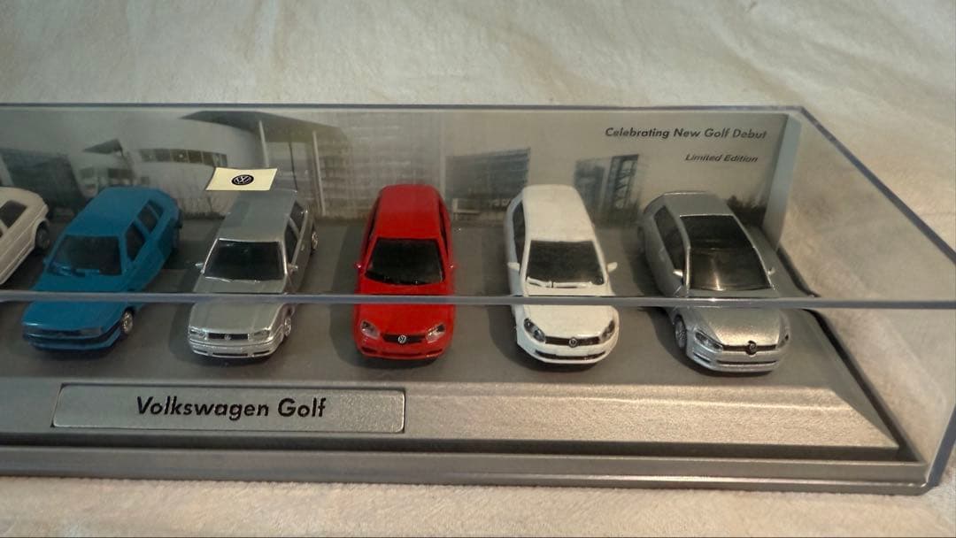 値下げ中 Volkswagen Golf ミニカー7台セット