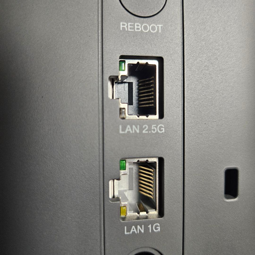 【極美品】docomo  5G HR02 本体一式／高負荷動作確認済