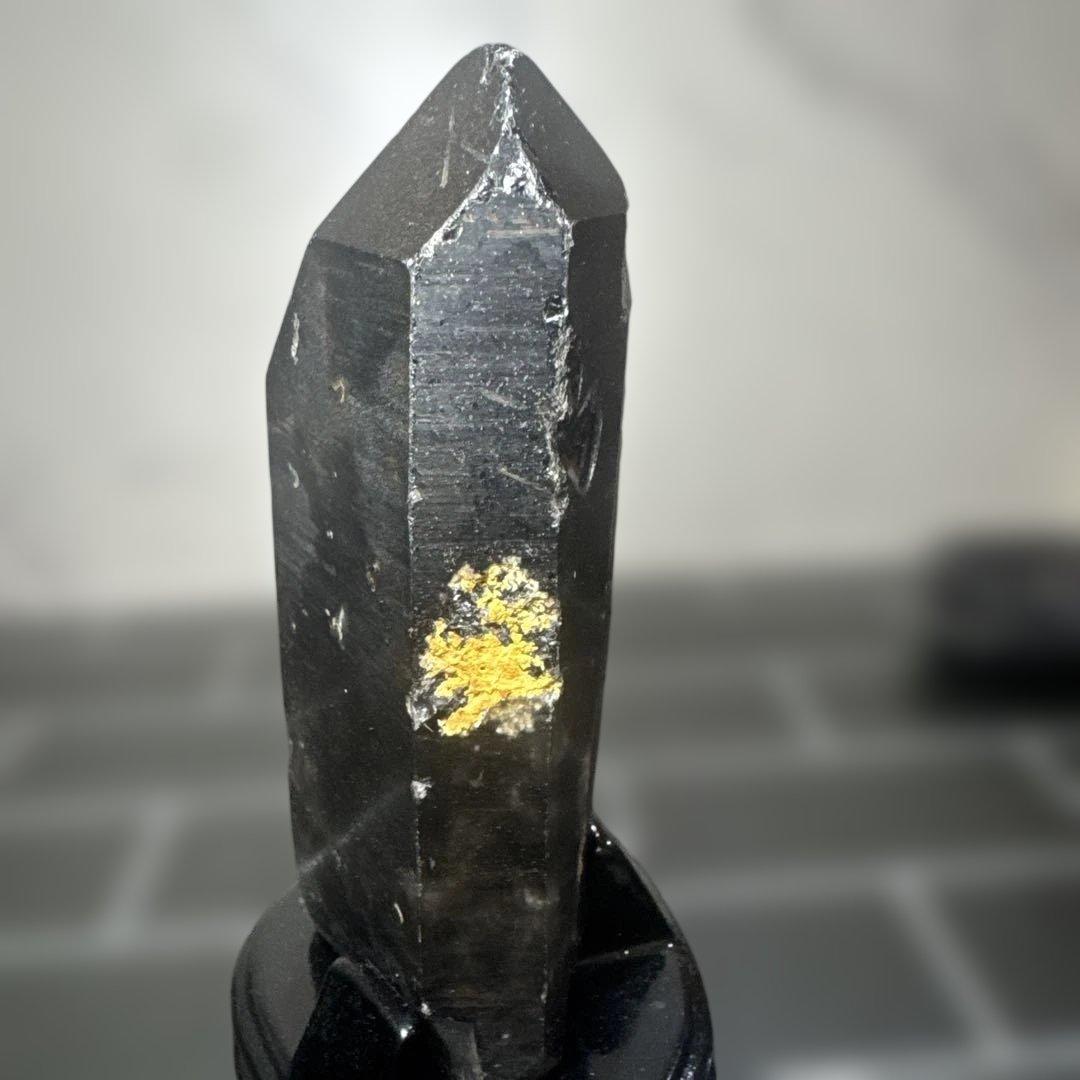 山東省産 モリオン 黒水晶 ポイント 台座付き 731g