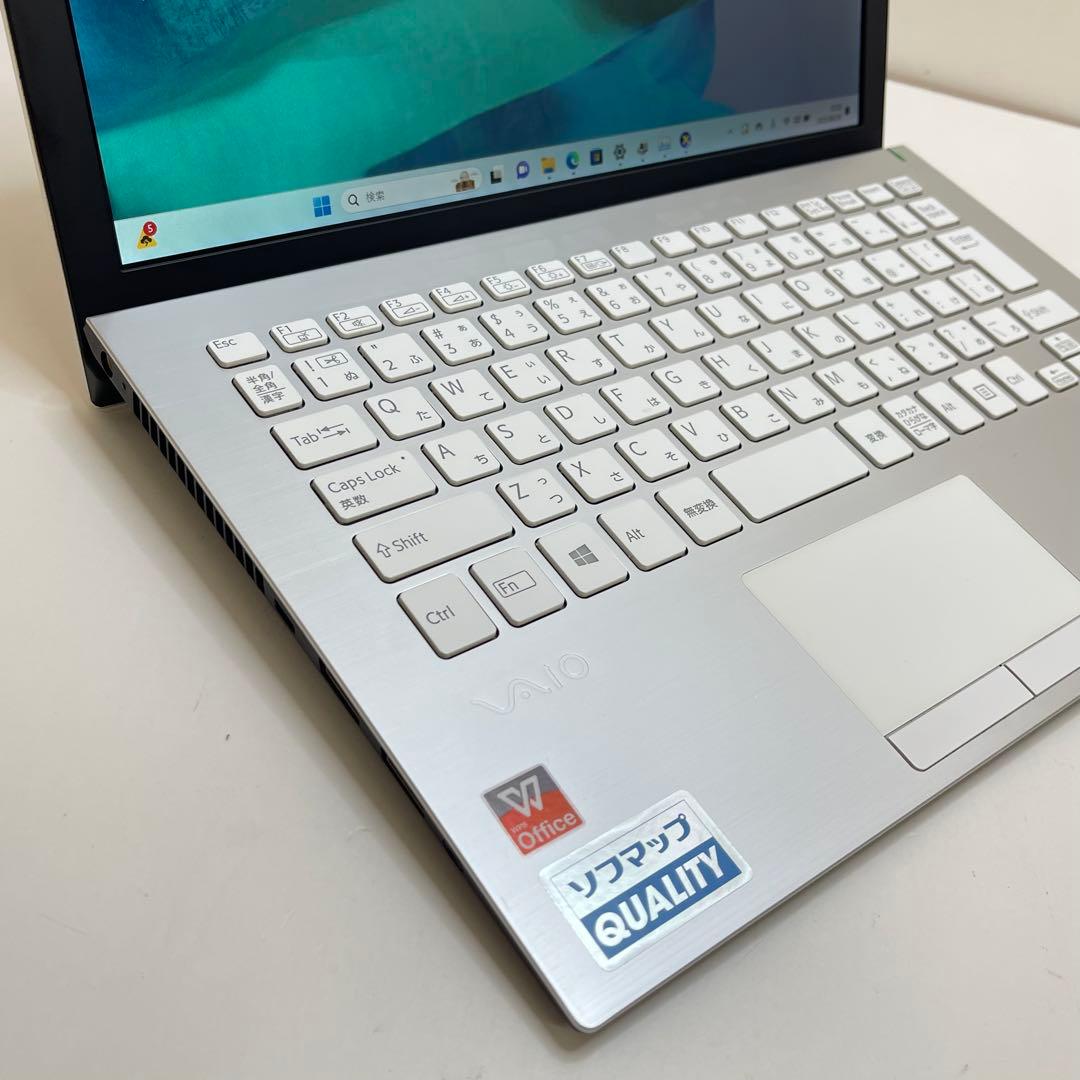 #077 VAIO VJPF11C11N i5-8250U 8GB 12インチ