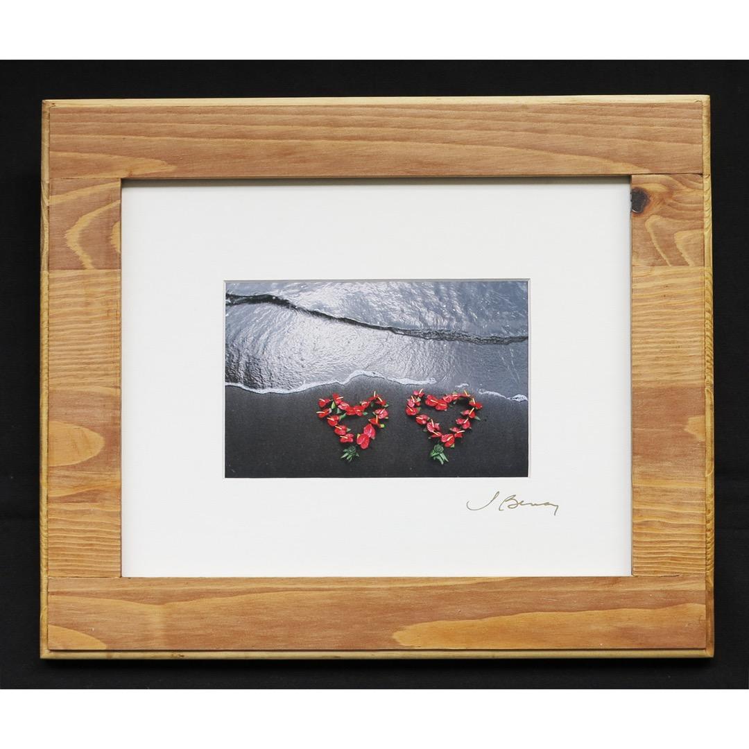 ハワイの空気感を伝えるフォト作品の額装（ウッドフレーム）