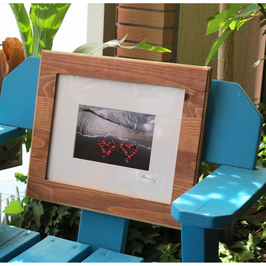 ハワイの空気感を伝えるフォト作品の額装（ウッドフレーム）