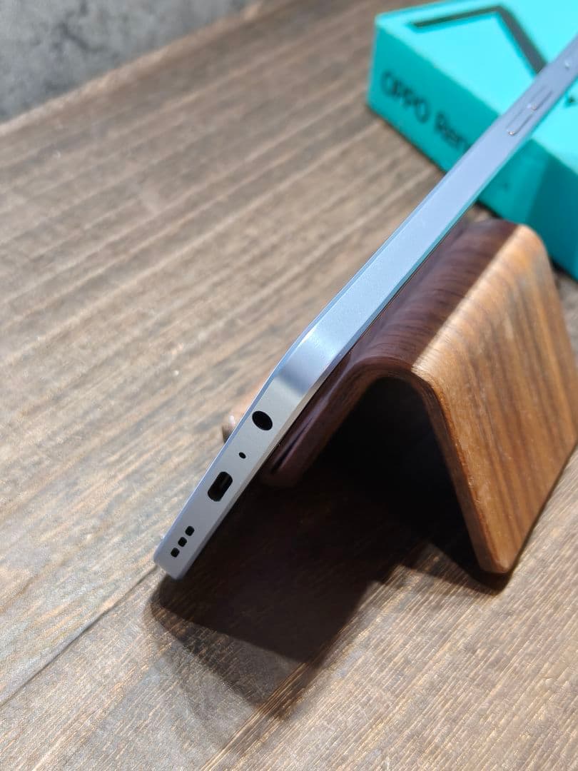 美品 OPPO Reno7 A SIMフリー スマホ
