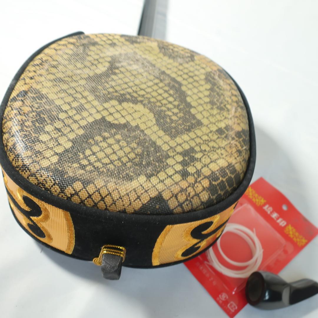 沖縄三線 ケース付 爪 予備弦 付属 和楽器