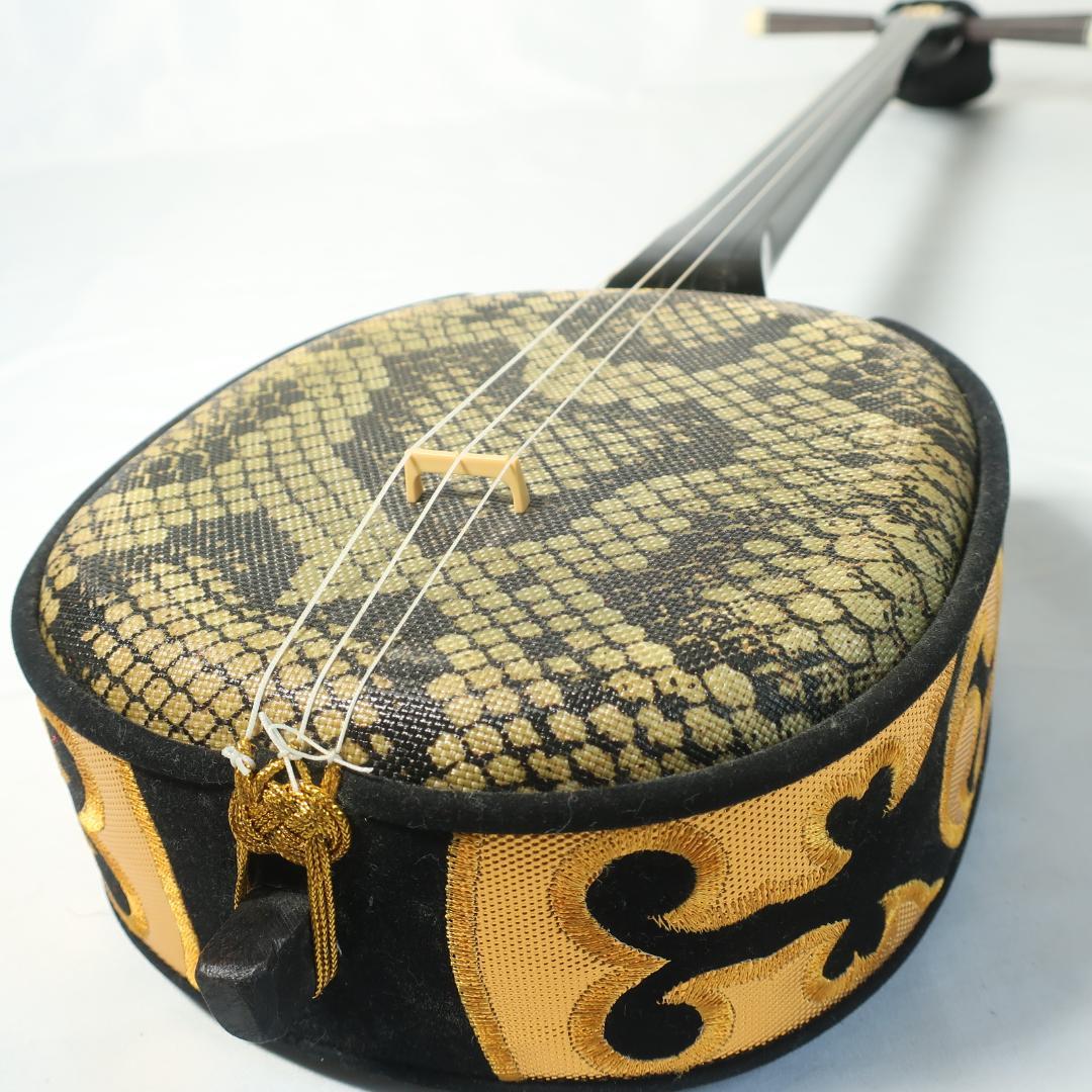 沖縄三線 ケース付 爪 予備弦 付属 和楽器