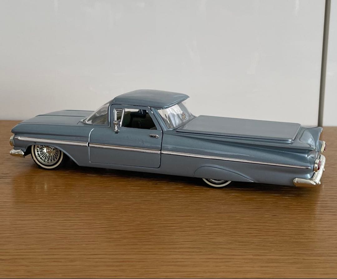 JADA 1959年シボレーエルカミーノローライダー