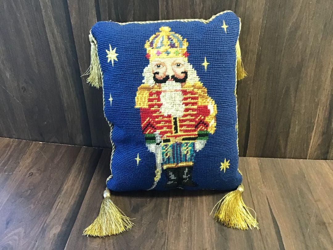 Christopher Radko くるみ割り人形 クッション ニードルポイント