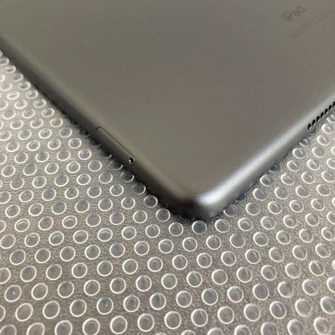 3657【早い者勝ち】iPad8 第8世代 32GB SIMフリー☆