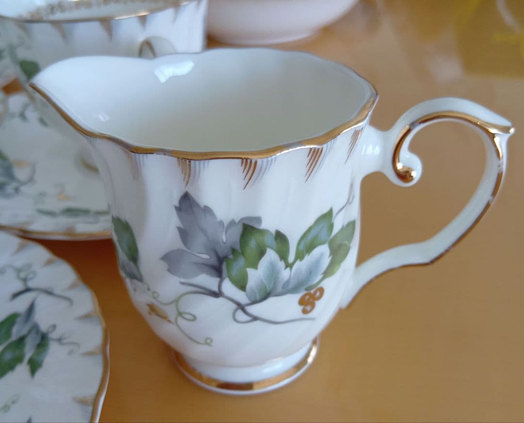 今だけ特価!!美品！HOYAボーンチャイナ グリーンリーフ洋食器セット昭和レトロ