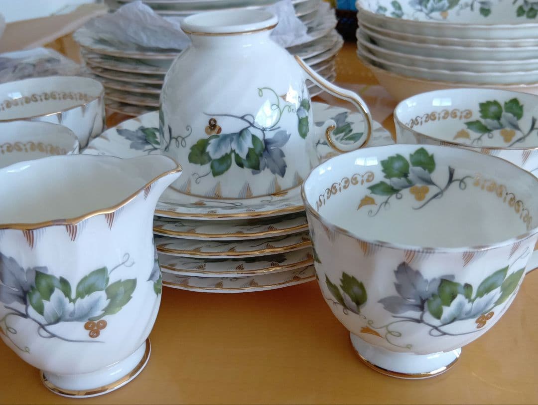 今だけ特価!!美品！HOYAボーンチャイナ グリーンリーフ洋食器セット昭和レトロ