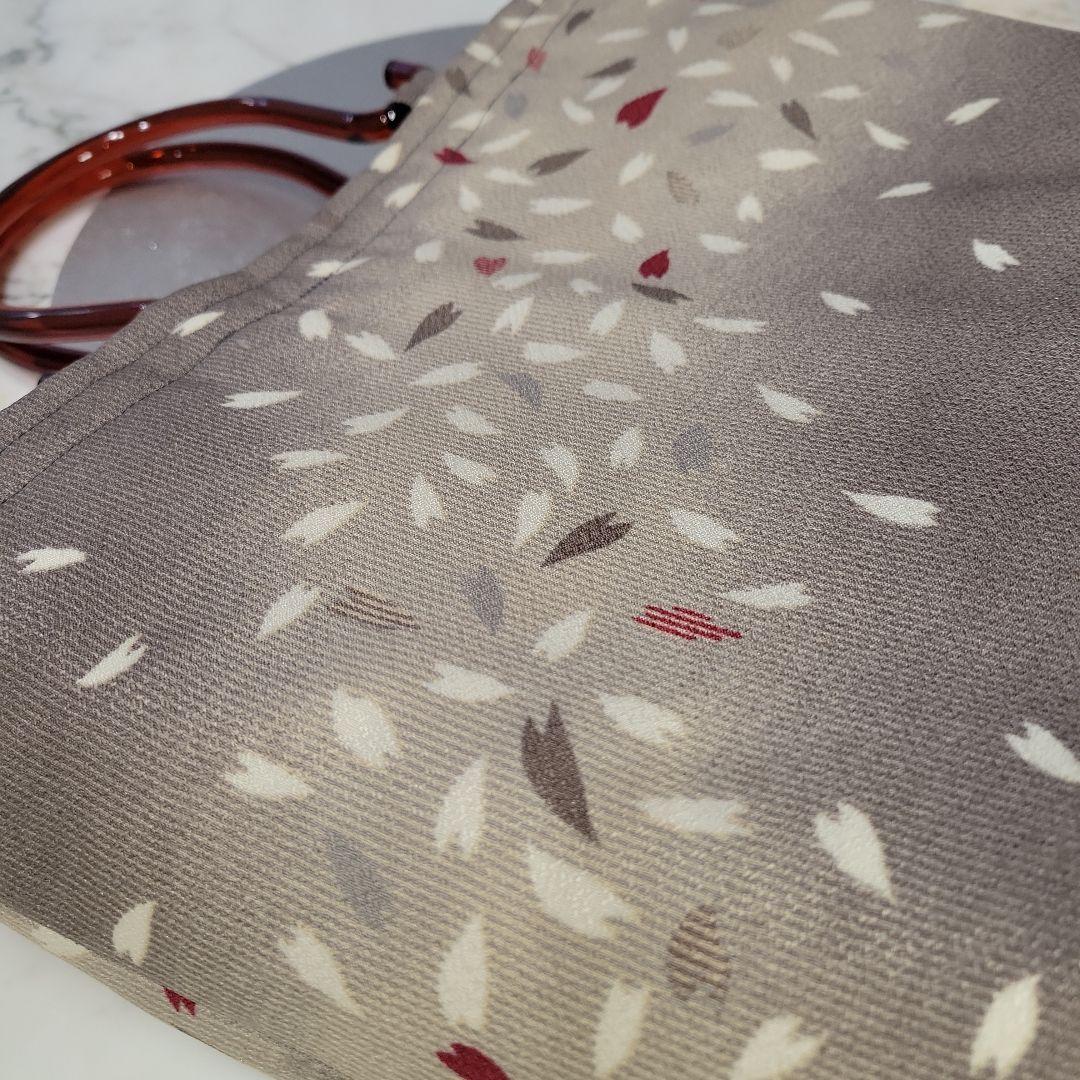 小紋生地リメイク　持ち手　茶色アクリルハンドル　バッグ㊷