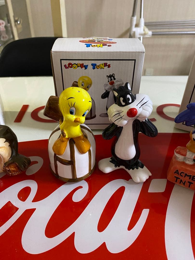 ルーニーテューンズ　ソルト&ペッパー　置物　陶器　アメトイ　フィギュア　アメコミ