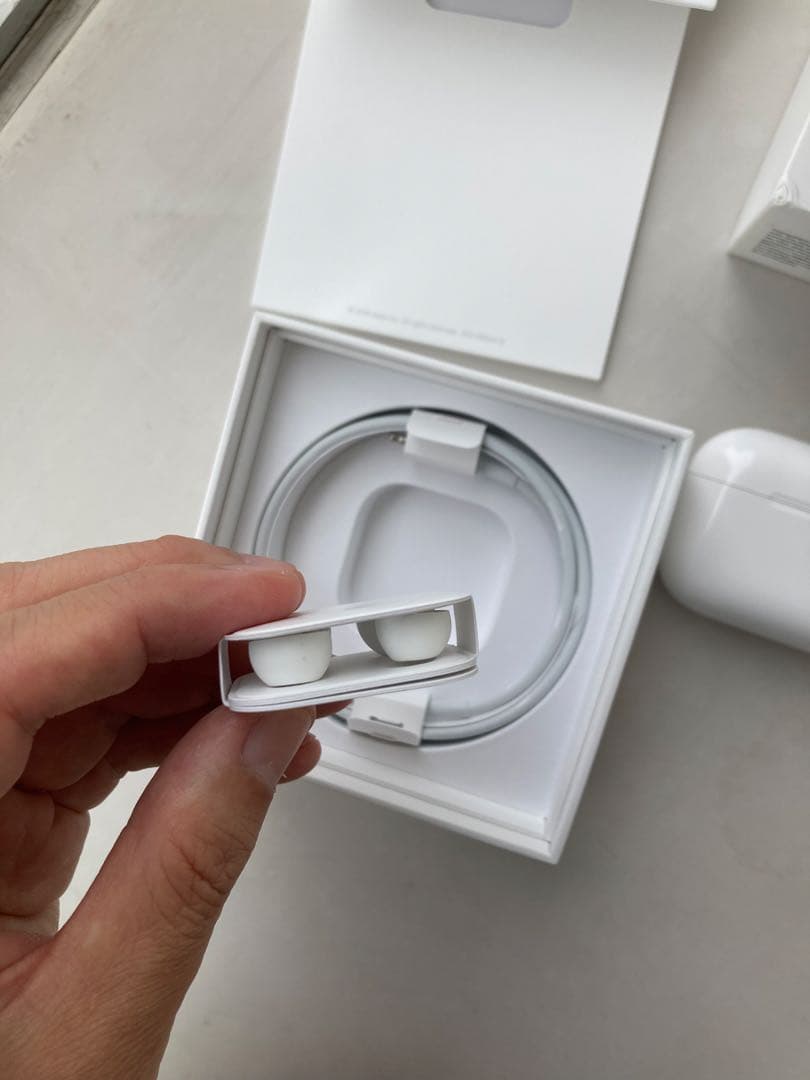 【訳あり注意】AirPods Pro ワイヤレス充電ケース付き　※片耳不良