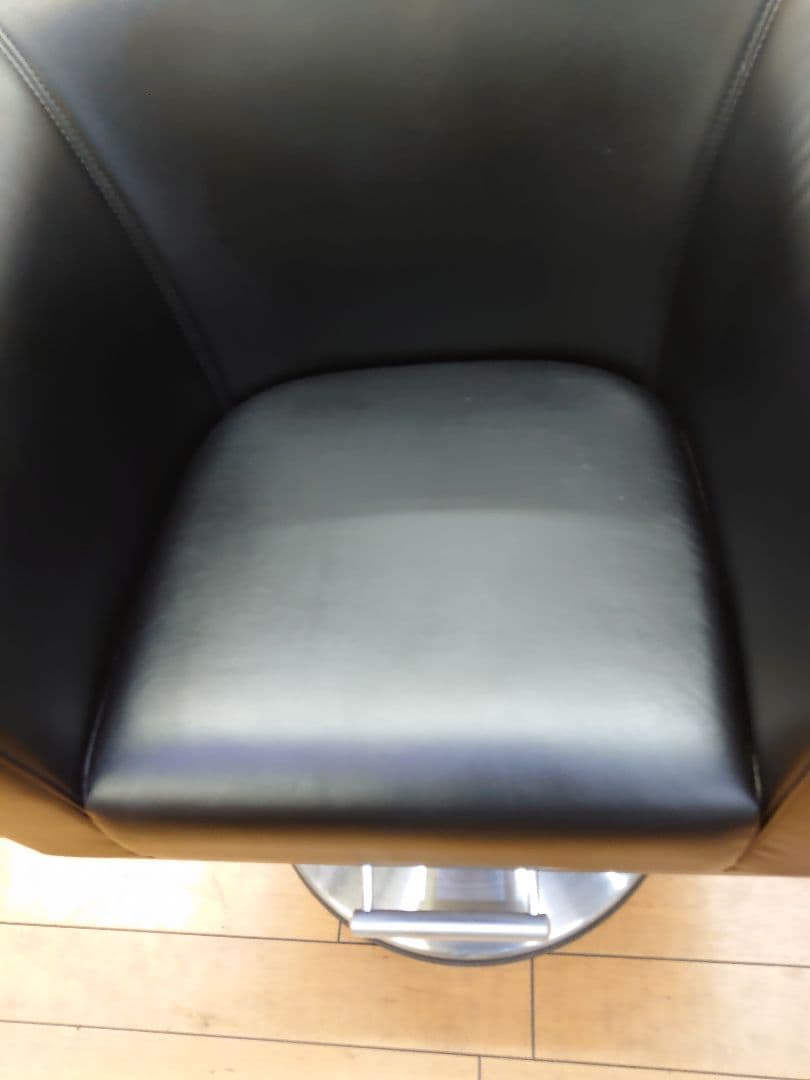 終了間近・TAkARA/サロン用セット椅子・黒。3月5日迄。