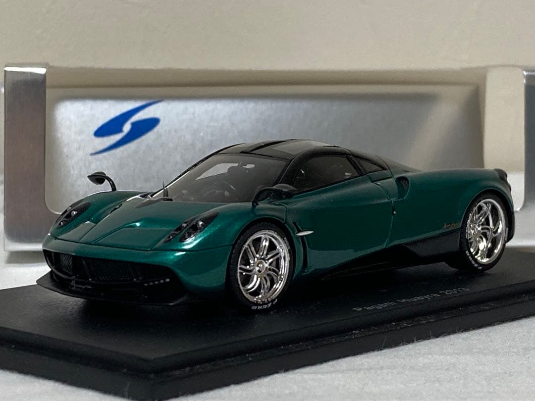 スパーク パガーニ ウアイラ 2013 1/43スケール