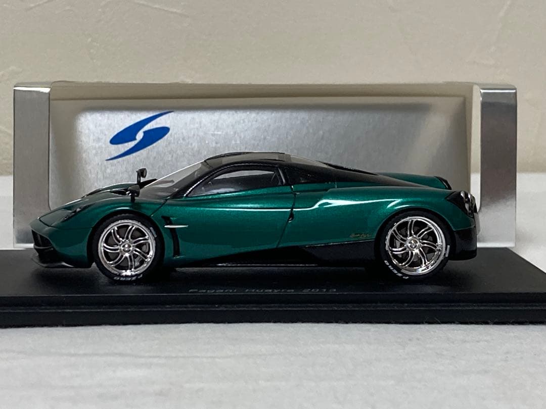 スパーク パガーニ ウアイラ 2013 1/43スケール