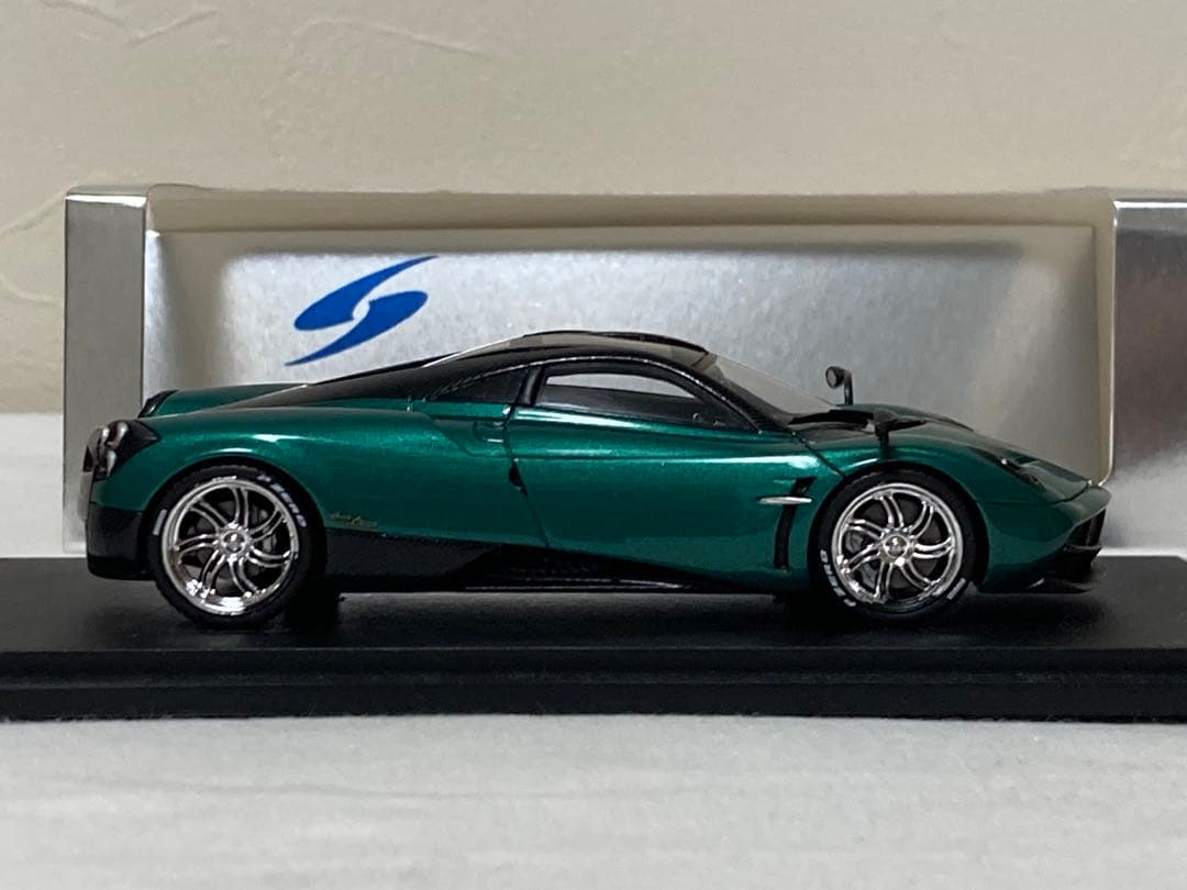 スパーク パガーニ ウアイラ 2013 1/43スケール