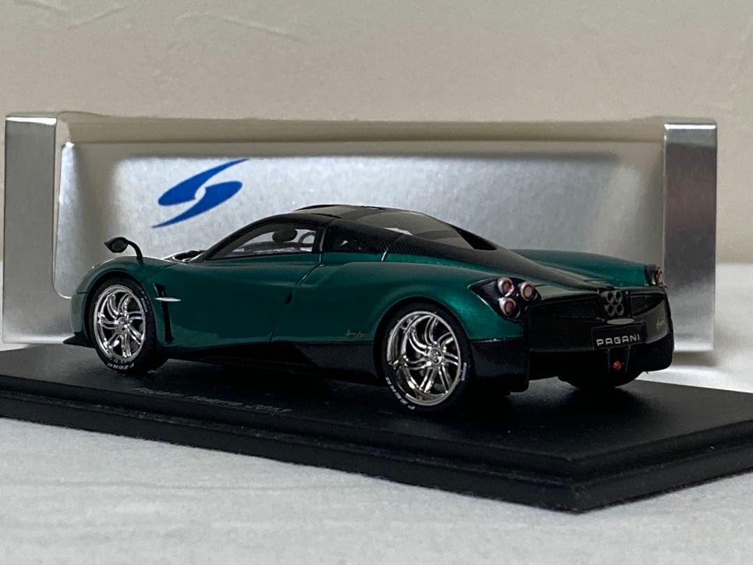 スパーク パガーニ ウアイラ 2013 1/43スケール